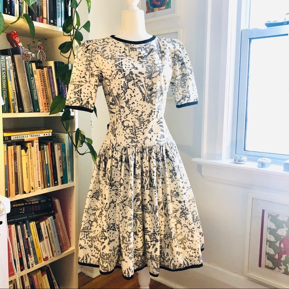 Vintage 80s silk puff sleeve dress - Picture 3 of 8